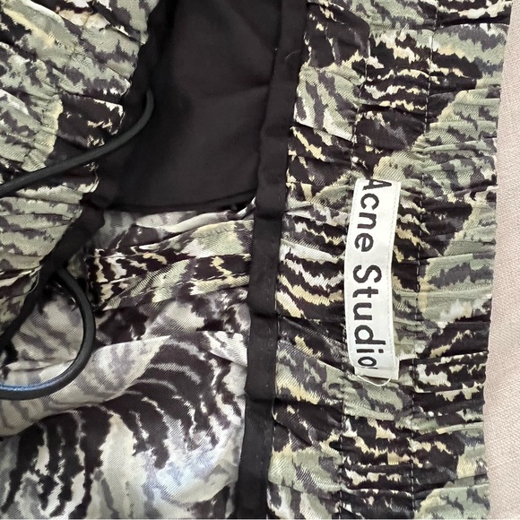 Acne Studios - RYDER BERM PRT PSS16 cupro patterned shorts - Picture 6 of 7